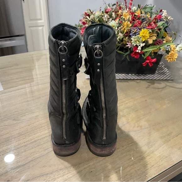 UGG  Woman’s Black Leather Moto Boot (Mid Calf) size 7 - Picture 4 of 6
